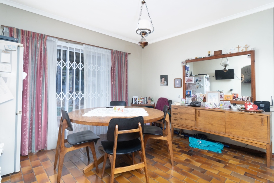 4 Bedroom Property for Sale in Avondale Western Cape